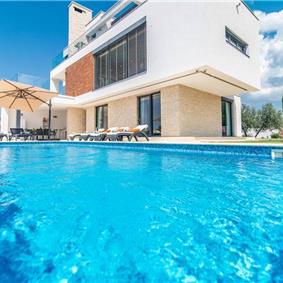 4 bedroom villa with pool near Pula, sleeps 8